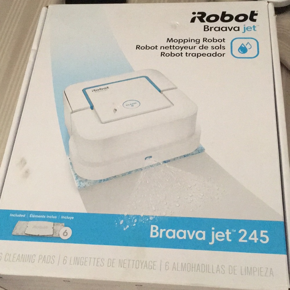 Robot braava jet mopping. Robot